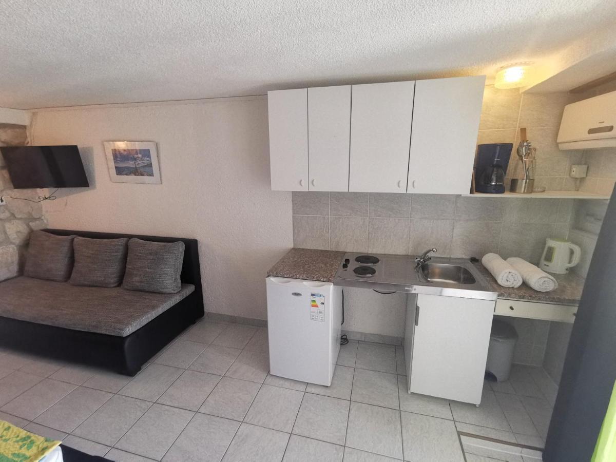 Apartments Niko 德拉马利 外观 照片